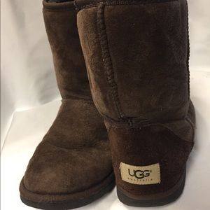 UGG boots classic short Chocolate Size 7